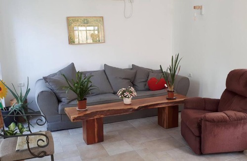 Herzliya Apartment | Illuminated village house, 3 floors, 3 bedrooms