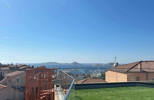 Bompard Villa | ILLUMINATING LUXURY UNDER THE FRENCH SUN ON THE BOMPARD HILLS MARSEILLE