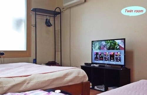 Ilsandong Apartment | Ilsan Spacious Apartment/2 bedroom available.