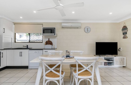Iluka Apartment | Iluka Villa 10 right on the Clarence River