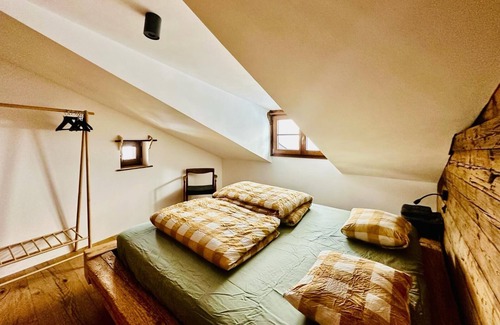 Sent Apartment | Im Alpenstil neu Renoviertes Engadinerhaus. Haustierfreundlich