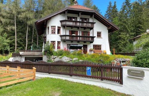 Rasun di Sotto Apartment | Im weißen Schlössl Friedemann