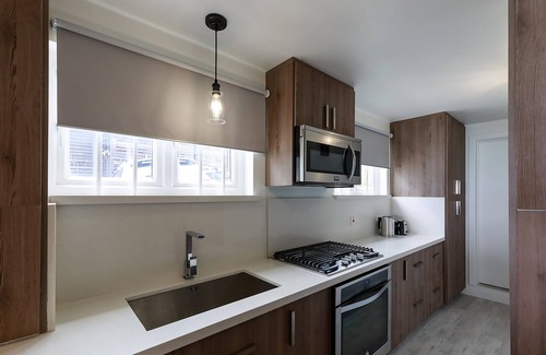 Prospect Villa | Imagine Villa- Clean & Modern Beachfront 4 bed with Penthouse