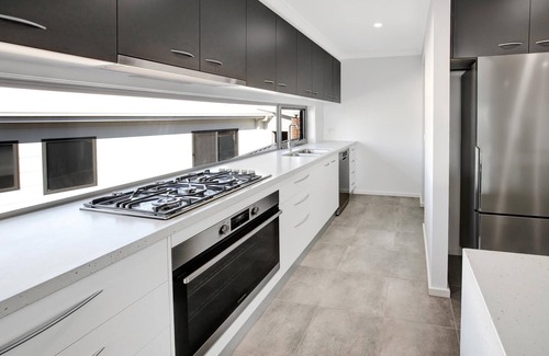 Paynesville House | Imagine yourself relaxing and enjoying fantastic views across the Gippsland L