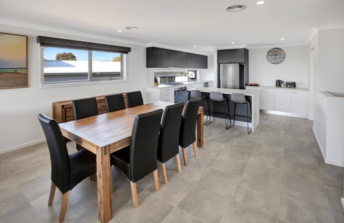 Paynesville House | Imagine yourself relaxing and enjoying fantastic views across the Gippsland L