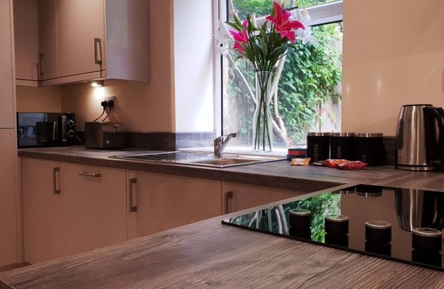 Chapel Allerton Apartment | Immaculate 1 Bed Apartment Leeds chapel allerton