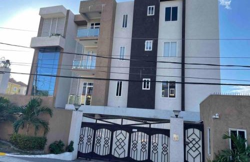 Barbican Apartment | Immaculate 1 bedroom-Liguanea