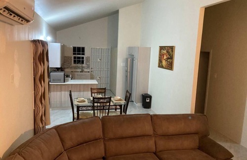 Discovery Bay House | Immaculate 2-Bed House in Discovery Bay