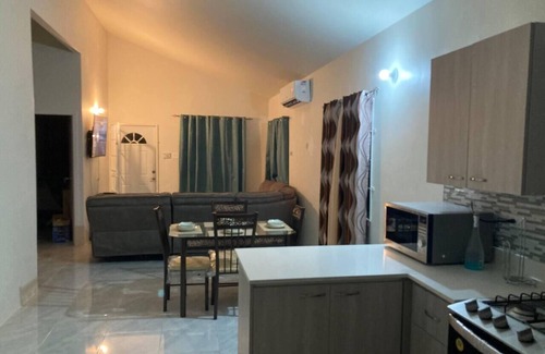 Discovery Bay House | Immaculate 2-Bed House in Discovery Bay