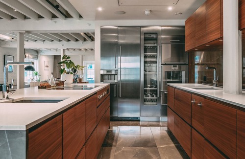 Bishopsgate Apartment | Immaculate 2-bed Loft Apartment In Central London