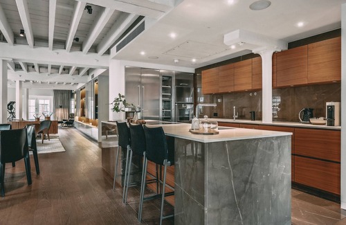Bishopsgate Apartment | Immaculate 2-bed Loft Apartment In Central London