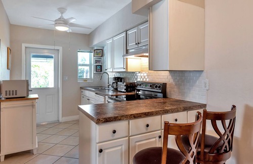 Wilton Manors House | Immaculate 2 Bedroom, 2 Bath with Private Yard Near Beaches, Bars, Whole Foods