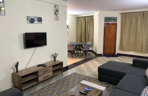Nairobi West Apartment | Immaculate 2-Bedroom Apartment (FULLY FURNISHED)