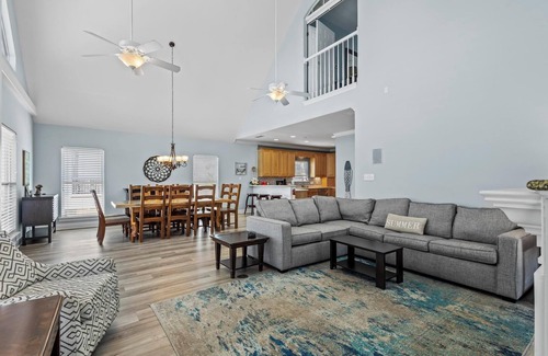 Gulf Shores House | Immaculate 3BR/2 BA 2400+ Square Foot House w/Private Pool - No Detail Missed