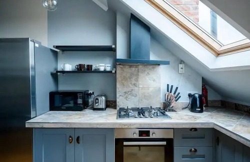 Streatham House | Immaculate 4-Bed House in London