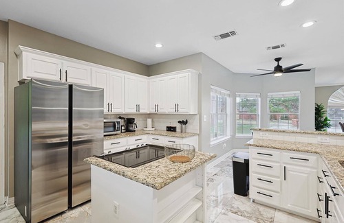Irving House | Immaculate 5BR/2.5B Home with Pool