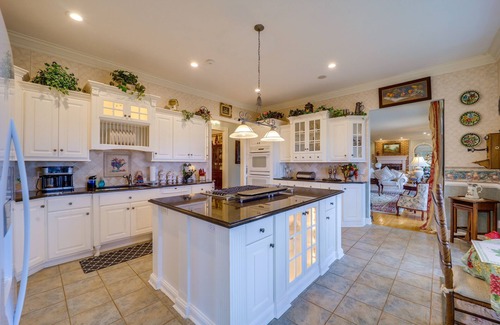 Boone Villa | Immaculate Boone Villa w/Entertainment Lounge!