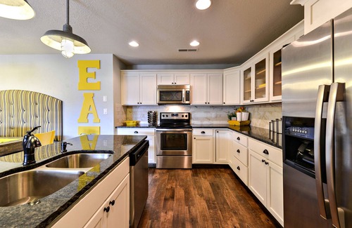 St. George Condo | IMMACULATE COMPLETELY UPGRADED-NEW FURNITURE*SLEEPS 16 IN BEDS, PRIVATE HOT TUB