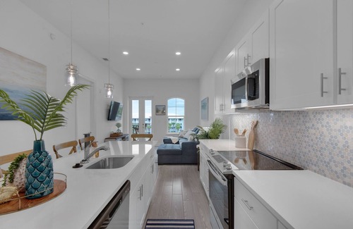 Gulf Place Condo | Immaculate Condo at Gulf Place Residences