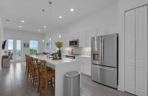 Gulf Place Condo | Immaculate Condo at Gulf Place Residences