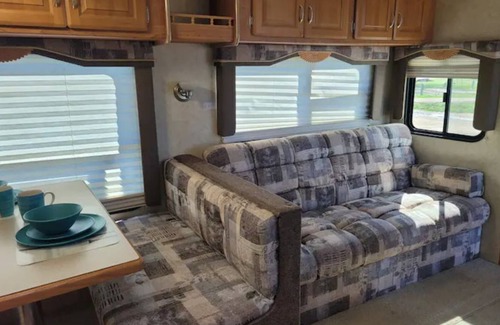 Winnsboro RV Rental | Immaculate Country Wildcat