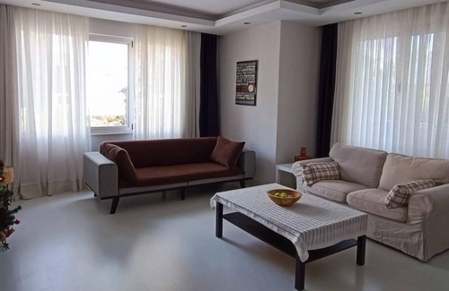 Eski Lara Apartment | Immaculate Cozy 2-Bed Apartment in Antalya Lara