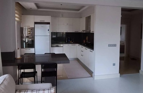 Eski Lara Apartment | Immaculate Cozy 2-Bed Apartment in Antalya Lara
