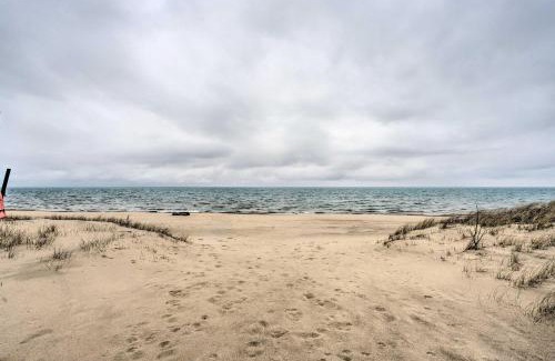 Miller Beach House | Immaculate Family Townhome - Walk to Beach!