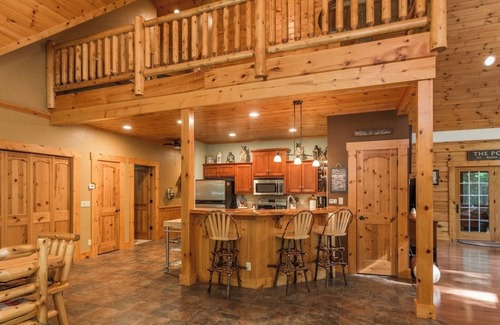 Egg Harbor Cabin | Immaculate Hand-Hewn Log Cabin ~ Private Wooded Setting In Egg Harbor