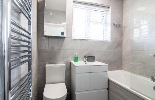 Derby House | Immaculate home close to City Centre with large drive