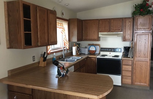 Spruce House | Immaculate Home right on Beautiful Hubbard Lake.