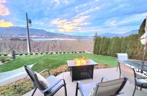 Monitor Apartment | Immaculate Home w/Mtn and River Views!