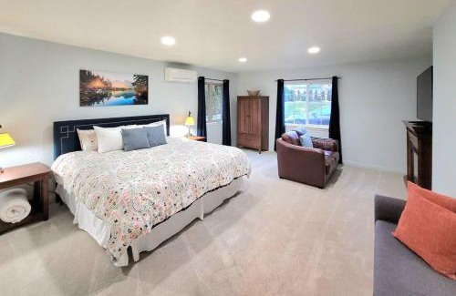 Monitor Apartment | Immaculate Home w/Mtn and River Views!