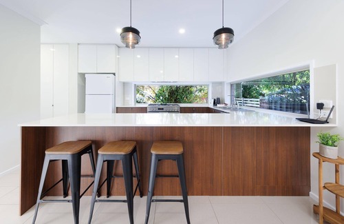 Albury House | Immaculate & Impressive Irvington Villa - Stunning four bedroom home in central Albury