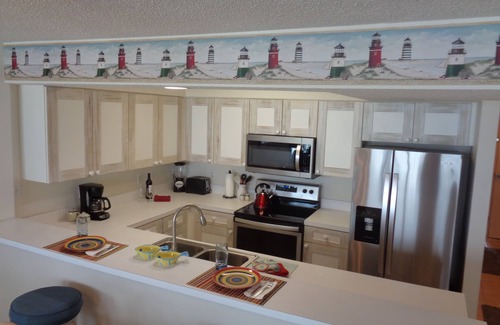 Windy Hill Condo | Immaculate, luxury, oceanfront, roomy beach, 6th flr private balcony, R&R peace