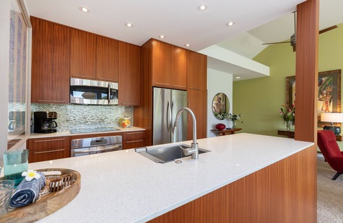 Wailea Condo | Immaculate, Luxury Comfort, Stunning Views - Hawaiian-Chic, Mid-Century Modern