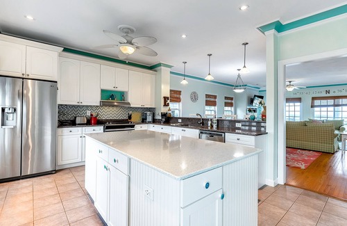 East Ocean View House | Immaculate ocean front 3 story beauty