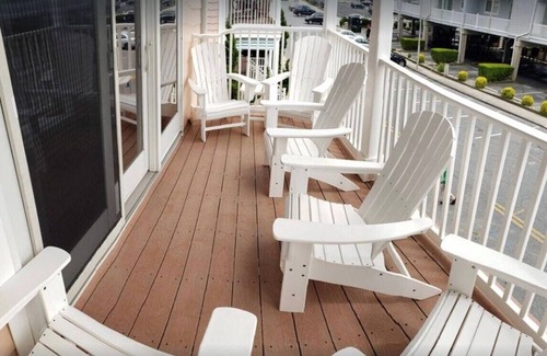 Midtown Ocean City House | Immaculate Oceanblock 3 story Townhouse with 2 car garage