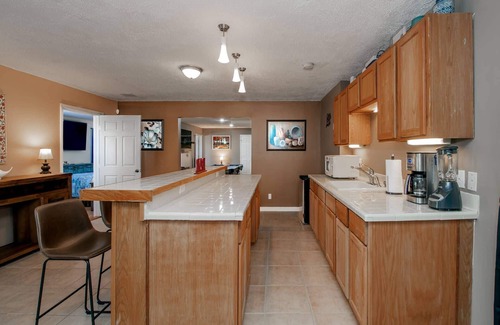 Mount Vernon House | Immaculate Pool Home! Theater-GameRoom-2+ Living Spaces-2 Kitchens-FirePit-35min to UT!10min to lake
