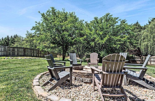 Mount Vernon House | Immaculate Pool Home! Theater-GameRoom-2+ Living Spaces-2 Kitchens-FirePit-35min to UT!10min to lake