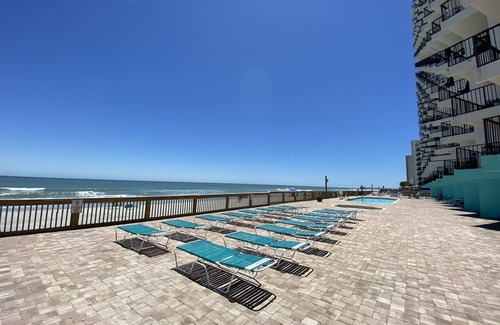 Garden City Condo | Immaculate Remodeled 2 Bedroom Ocean Front Condo