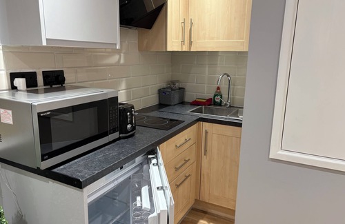 Hemel Hempstead Apartment | Immaculate Studio Apartment in the heart of Hemel Hempstead with WiFi