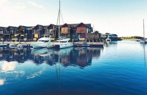Black River Apartment | Immaculate Two Beds Luxury Marina Apartment