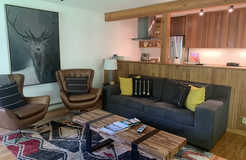 Moose Wilson Road Condo | Immaculate Updated Condo, 5 Minutes from Skiing!