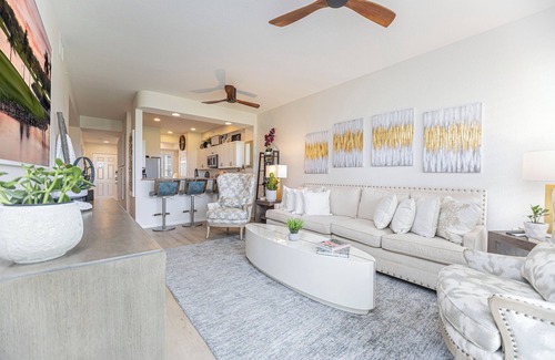 Naples Condo | Immaculately decorated in Amenity Rich Golf Resort