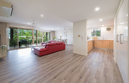 Airlie Beach Apartment | Immaculately presented, this apartment makes for a great Airlie Beach holiday