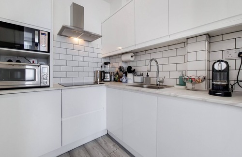 Earl's Court Apartment | Immaculately presented 1BR Apt