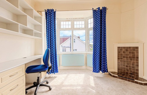 St. Leonard's House | Immense 3BR House, Garden near Tooting Cmns, South