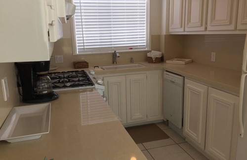 Balboa Island Apartment | Immensely Charming Apartment on Balboa Island