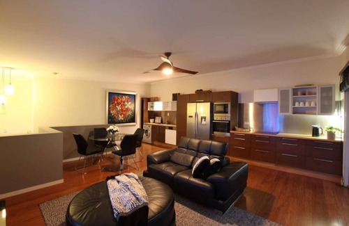 Sheldon House | Immerse and relax in this resort style facility surrounded by beautiful art.